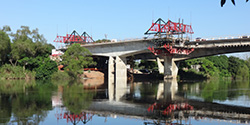 "Los Monos" Bridge